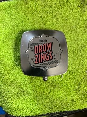 Benefit Brow Zings Shaping Kit - Silver with Pink Logo